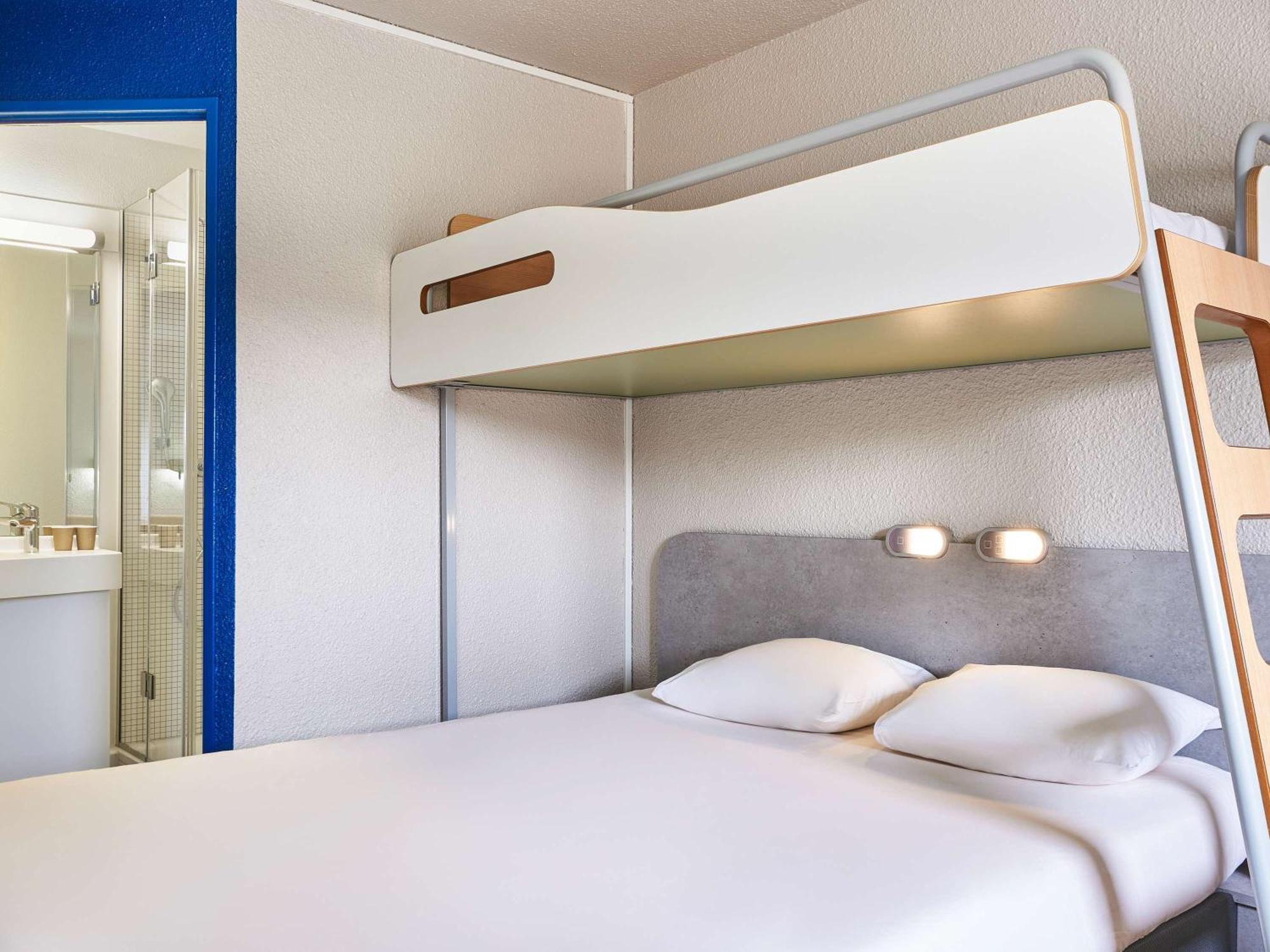 Ibis Budget Versailles Chateau Saint Cyr L'Ecole Ngoại thất bức ảnh